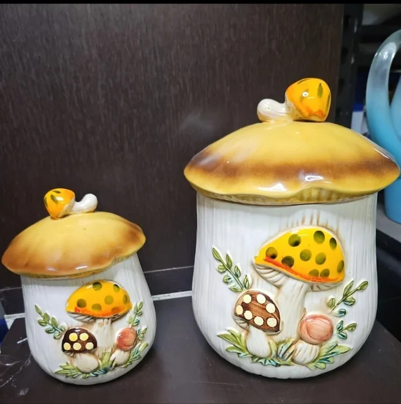 Vintage Sears Merry Mushroom Canister Set Of 2~ 7.5” & 6.5”~ 1978 Japan - Picture 2 of 11